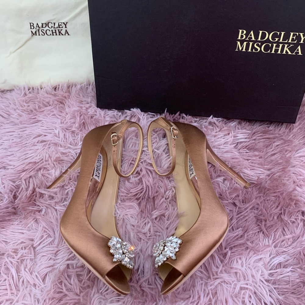 ✨NIB Badgley Mischka Kali Satin Crystal Sandals